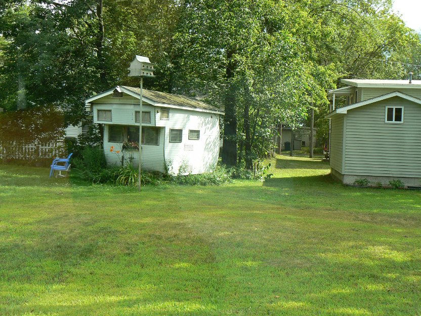 084-Lake Champlain area-VT camper.jpg